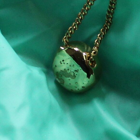 Gold Tone H2Z 16" Adjustable Necklace With Round Iridescent Pinkish Stone - Picture 11 of 13